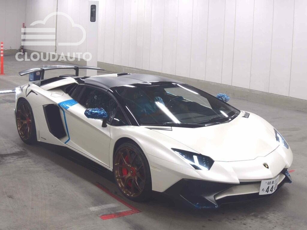 2021 Lamborghini AVENTADOR