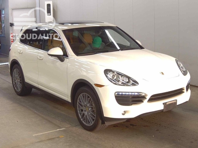 2013 Porsche CAYENNE